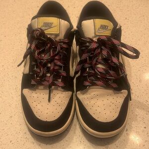 Nike Dunk Low LX. Womens 7.5